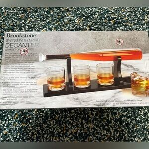 Brookstone Baseball Bat Decanter & 4 whiskey Glasses with wooden display - NIB